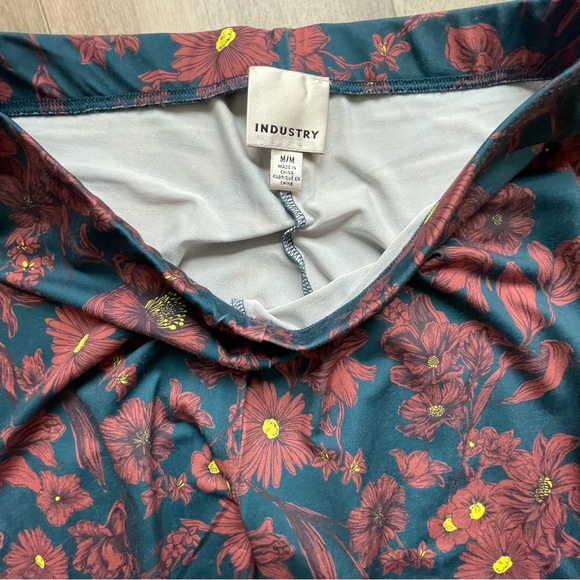 Industry Womens Floral Bell Bottom Pants Stretchy Size M elastic waist stretchy - Picture 2 of 3